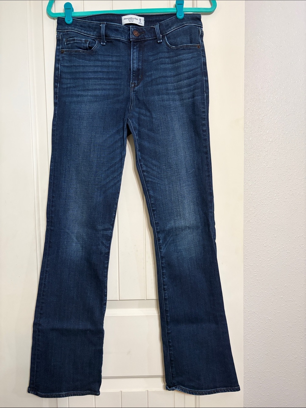 Abercrombie & Fitch The Bootcut Mid Rise Jeans size 8